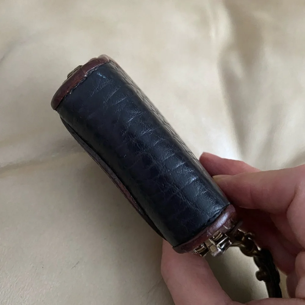 Vintage Dooney & Bourke Big Duck Circle Zip Coin Wallet AWL Leather - Picture 6 of 13